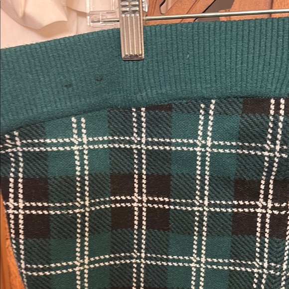 Women's Knitted Plaid Leggings in Teal and Black - Picture 5 of 6